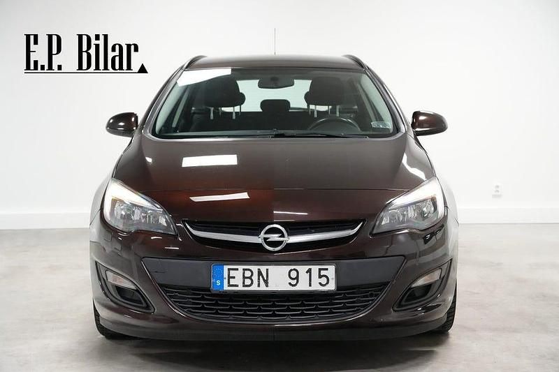 Begagnad Opel Astra 140 HK (102 kW) 2013 Brun Kombi