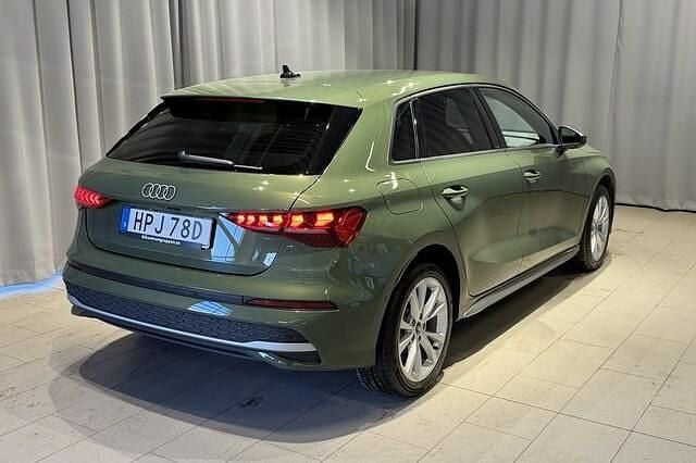 Begagnad Audi A3 Advanced Plus 151 HK (111 kW) 2024 Distriktgrön metallic Halvkombi
