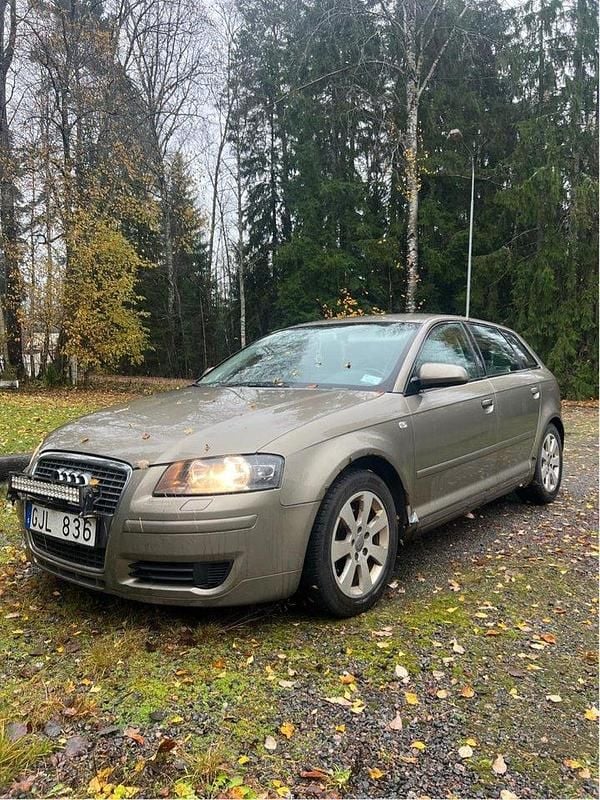 Brun Begagnad 2008 Audi A3 Sportback Attraction Halvkombi | 29 900 kr (Marknadspris) - Bild 1/4