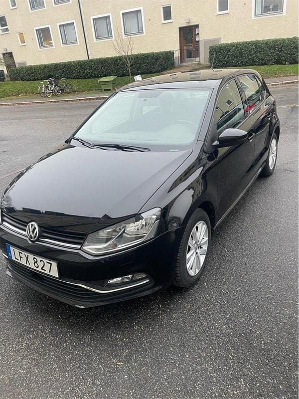 Svart Begagnad 2016 VW Polo Halvkombi | 95 000 kr (Marknadspris) - Bild 1/4