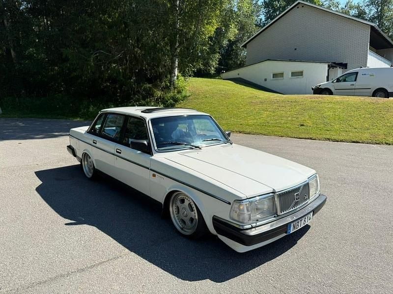 Begagnad Volvo 240 115 HK (84 kW) 1988 Sedan