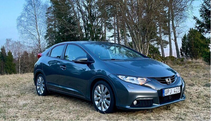 Grå Begagnad 2012 Honda Civic Sedan | 69 000 kr - Bild 1/4