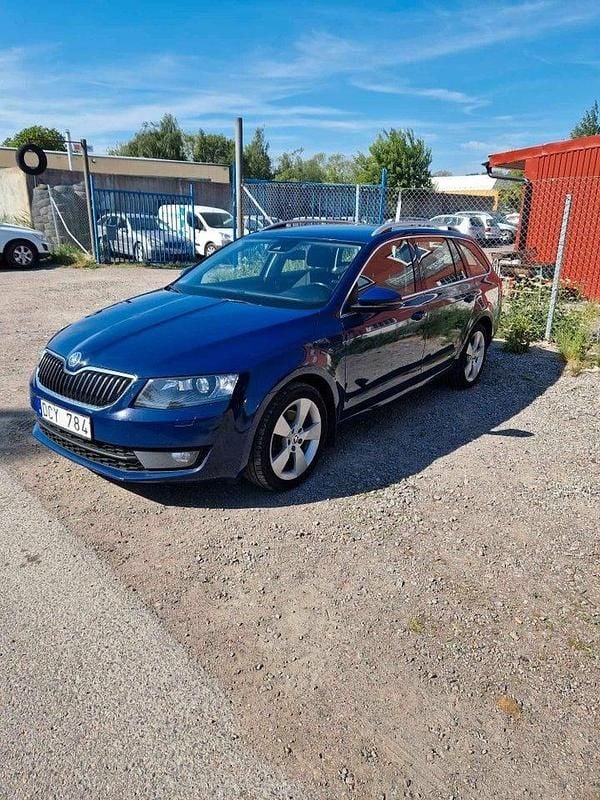 Blå Begagnad 2014 Skoda Octavia Business Line Kombi | 95 000 kr (Superpris) - Bild 1/4