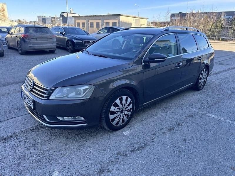 Begagnad VW Passat 140 HK (102 kW) 2012 Mörkbrun Kombi