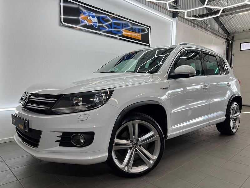 Vit Begagnad 2014 VW Tiguan Sport SUV | 117 900 kr (Marknadspris) - Bild 1/4