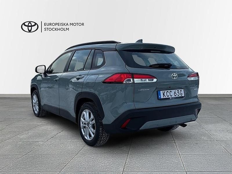 Begagnad Toyota Corolla Cross Active 197 HK (144 kW) 2025 Grön SUV