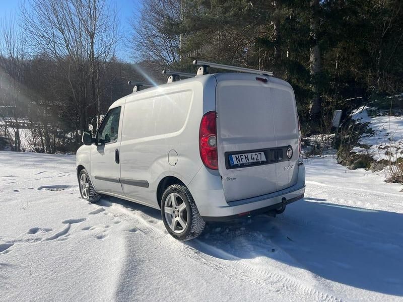 Begagnad Fiat Doblò 90 HK (66 kW) 2013 Minibuss