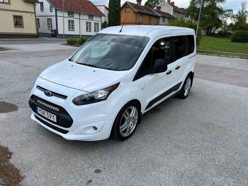 Begagnad 2017 Ford Tourneo Connect Minibuss | 155 000 kr - Bild 1/4