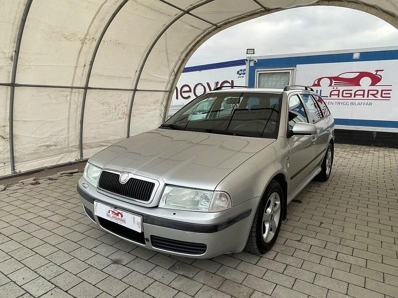 Silver Begagnad 2000 Skoda Octavia Tour Kombi | 29 900 kr (Lite dyr) - Bild 1/4