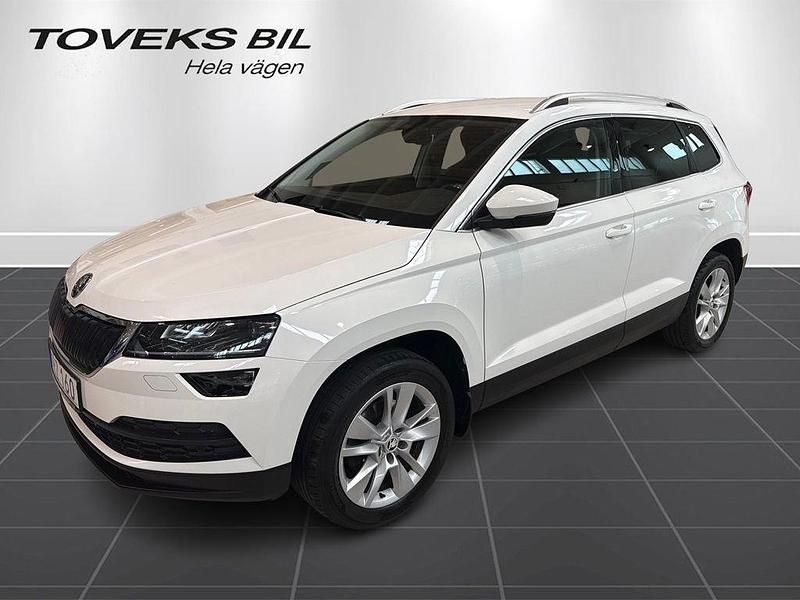 Vit (candy white) Begagnad 2019 Skoda Karoq Style SUV | 198 000 kr (Bra pris) - Bild 1/4