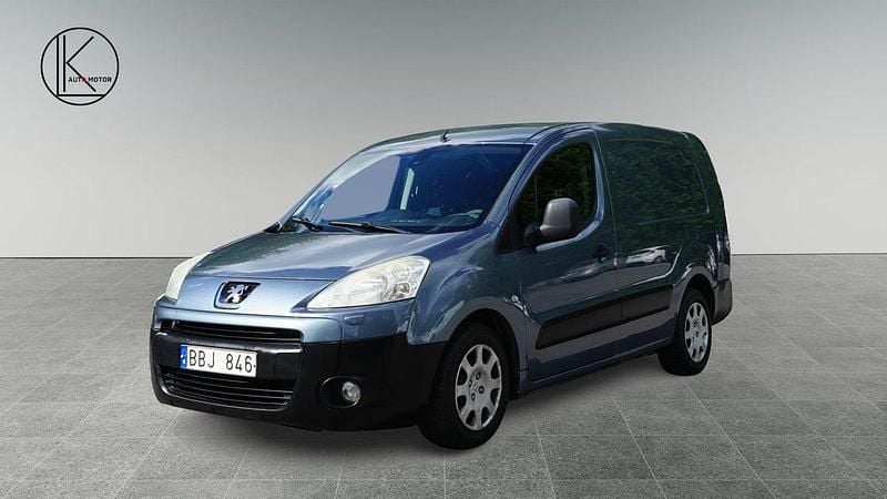 Mörkgrå (grå) Begagnad 2011 Peugeot Partner Minibuss | 29 900 kr (Marknadspris) - Bild 1/4