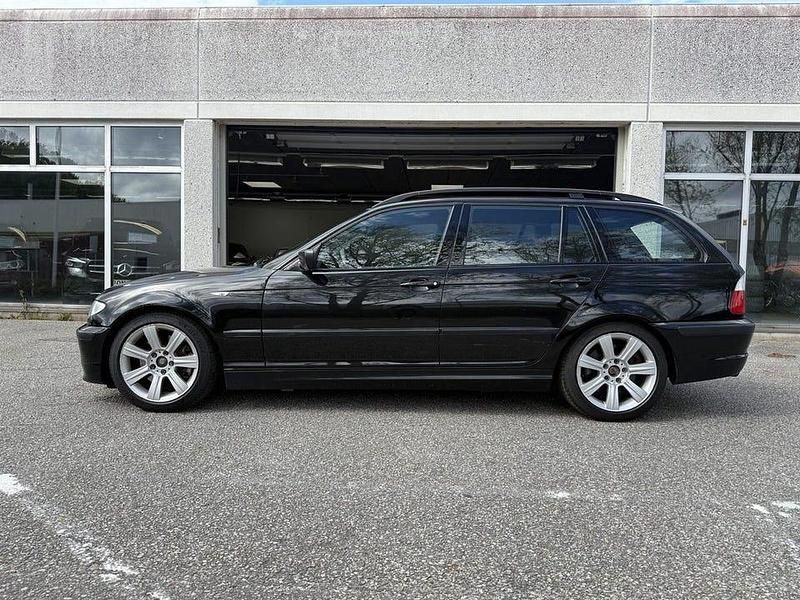 Begagnad BMW 330 M Sport 232 HK (170 kW) 2002 Svart Kombi