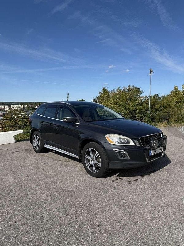 Grå Begagnad 2012 Volvo XC60 Summum SUV | 100 000 kr (Bra pris) - Bild 1/4