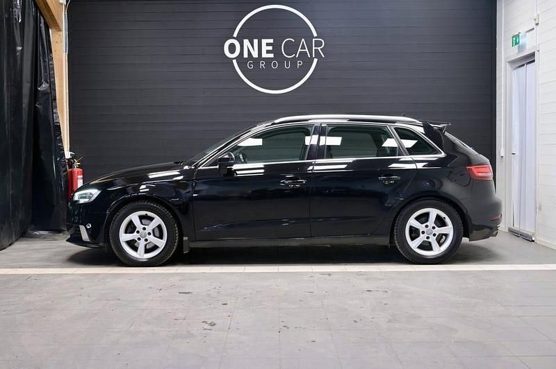 Begagnad Audi A3 Comfort 150 HK (110 kW) 2017 Svart