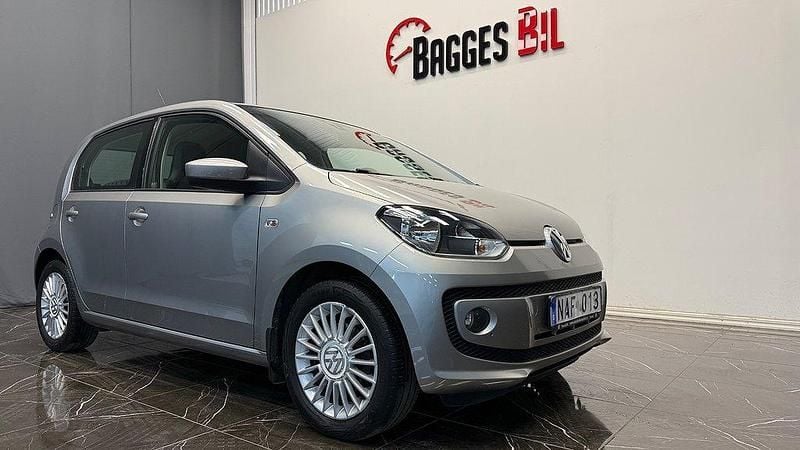 Silver Begagnad 2012 VW up! high up! Halvkombi | 52 500 kr (Marknadspris) - Bild 1/4