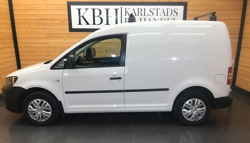Vit Begagnad 2015 VW Caddy Minibuss | 79 900 kr (Marknadspris) - Bild 1/4