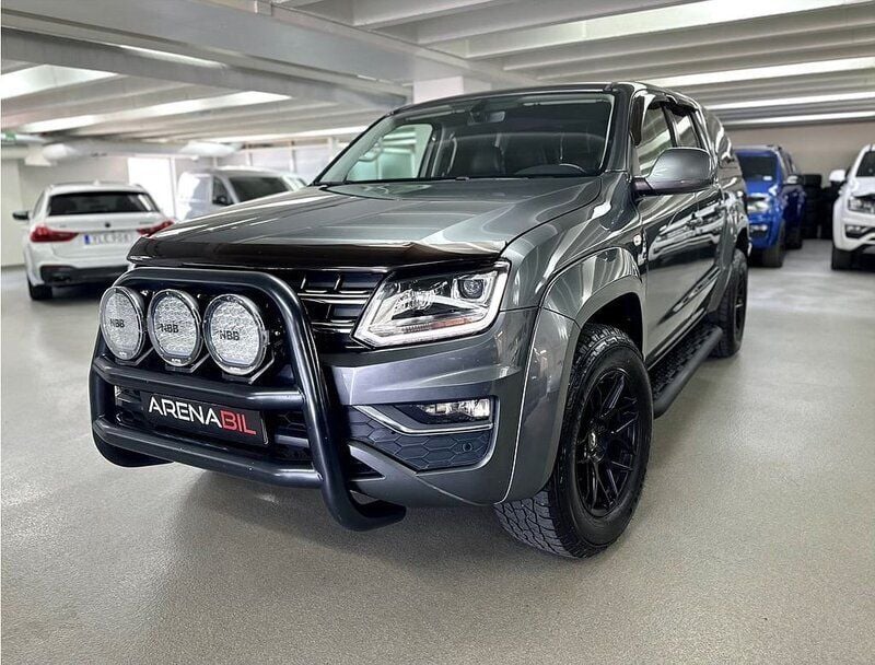 Grå Begagnad 2017 VW Amarok Aventura Pickup | 409 900 kr (Dyr) - Bild 1/4