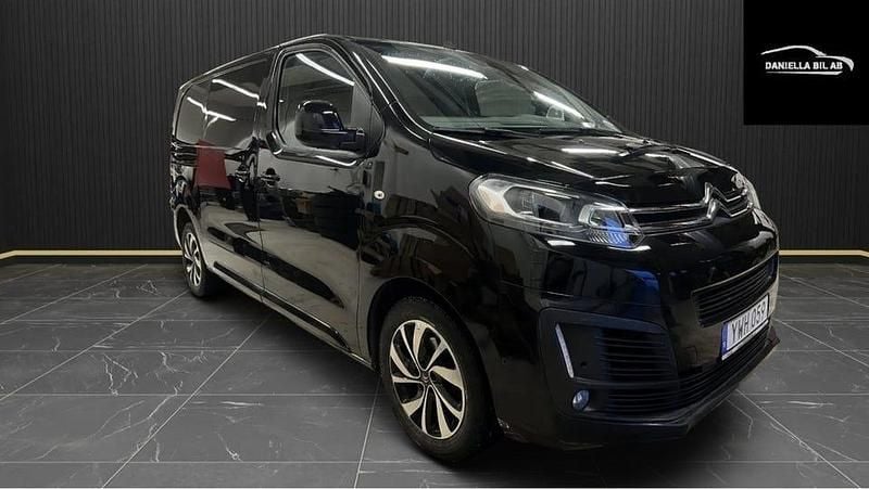 Svart Begagnad 2018 Citroën Jumpy Minibuss | 119 900 kr (Bra pris) - Bild 1/4