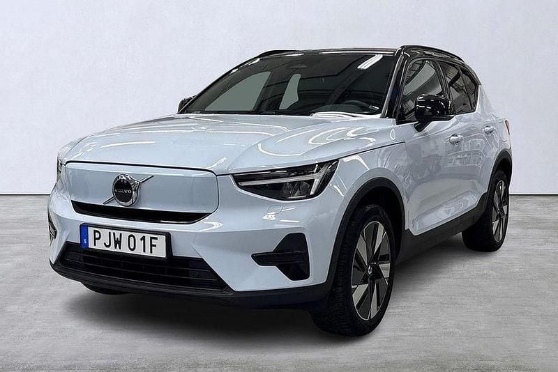 Ljusblå Begagnad 2023 Volvo XC40 Core SUV | 389 900 kr - Bild 1/4
