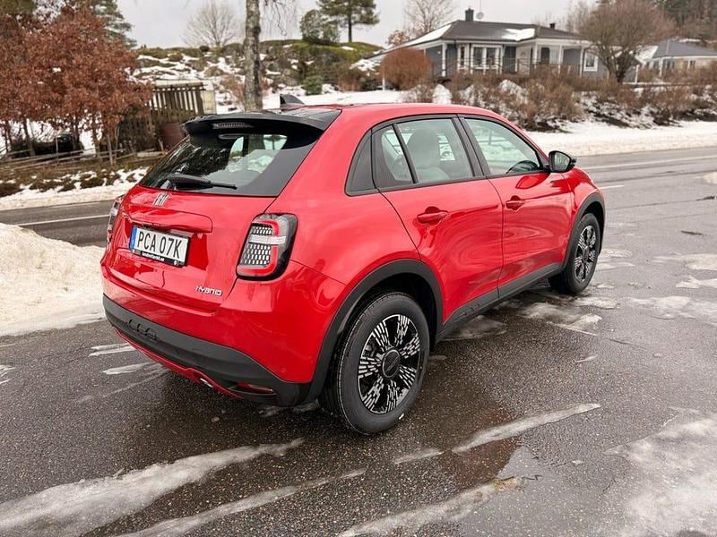 Ny Fiat 600 Icon 110 HK (80 kW) 2025 Röd SUV
