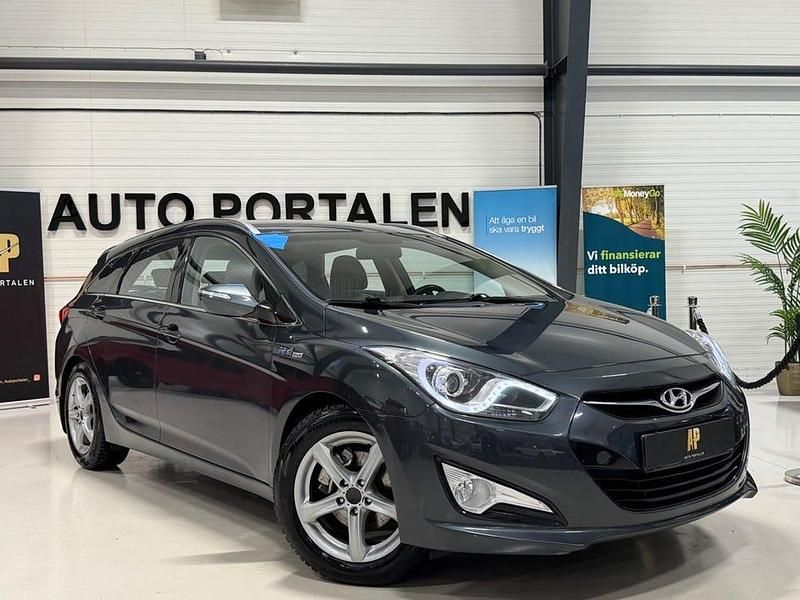 Begagnad Hyundai i40 Select 116 HK (85 kW) 2011 Grå Kombi