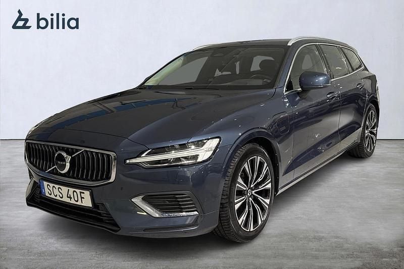 Blå Begagnad 2022 Volvo V60 Core Kombi | 389 000 kr (Bra pris) - Bild 1/3