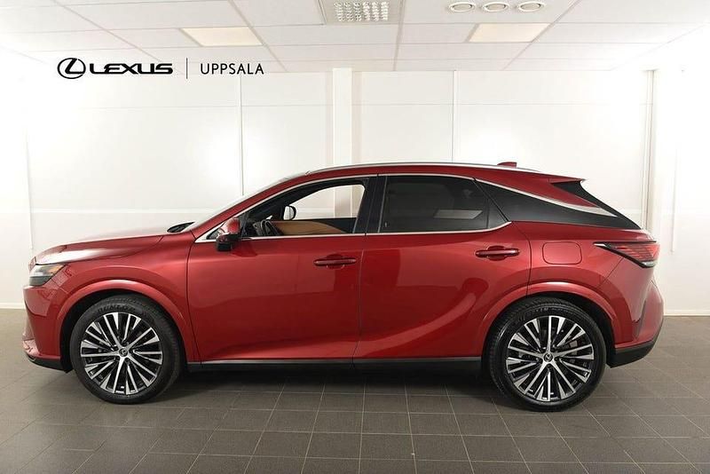 Begagnad Lexus RX450h+ Executive Line 309 HK (227 kW) 2023 Röd metallic SUV