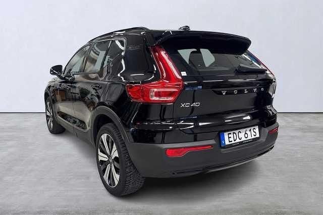 Begagnad Volvo XC40 Plus 185 kW (252 HK) 2022 Svart SUV