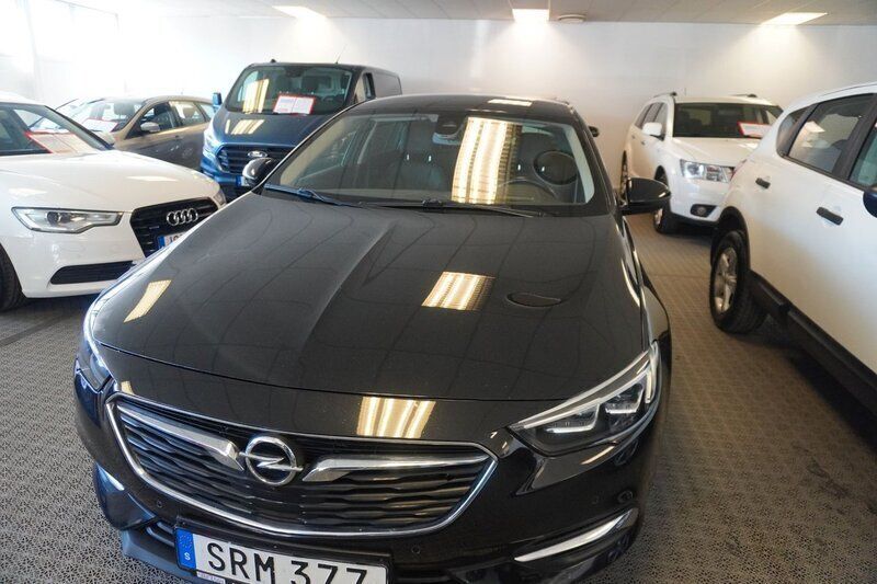 Okänd Begagnad 2018 Opel Insignia Business Halvkombi | 158 000 kr (Marknadspris) - Bild 1/4