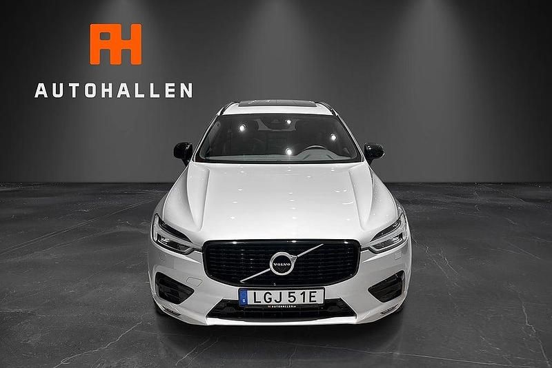Begagnad Volvo XC60 R-Design 197 HK (144 kW) 2020 Silver SUV