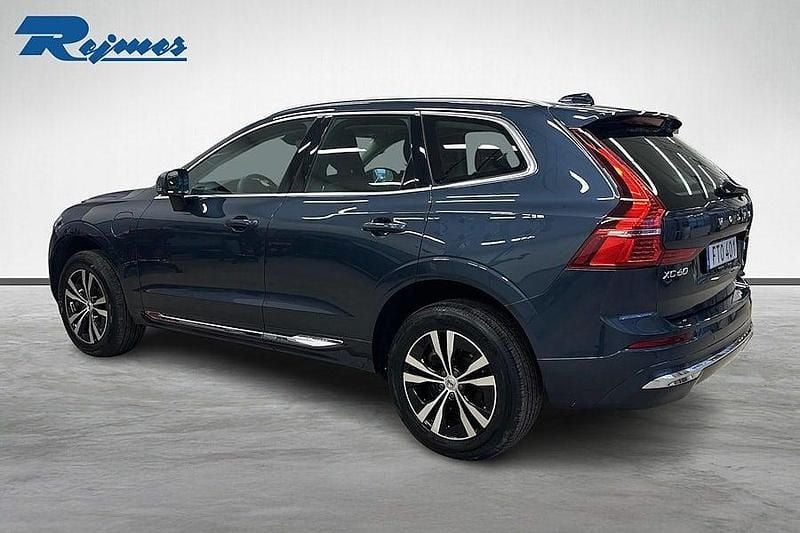 Begagnad Volvo XC60 Core 253 HK (186 kW) 2022 Mörkblå SUV