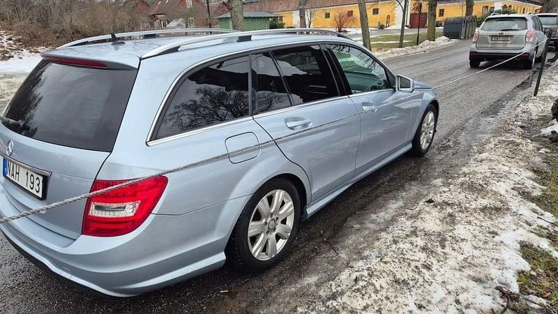 Begagnad Mercedes C180 156 HK (114 kW) 2013 Ljust gråblå