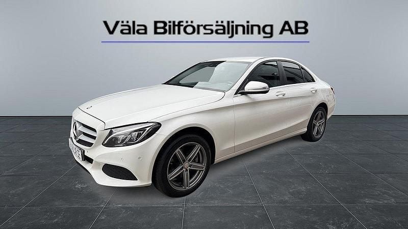 Vit Begagnad 2014 Mercedes C220 Sedan | 169 900 kr (Marknadspris) - Bild 1/4