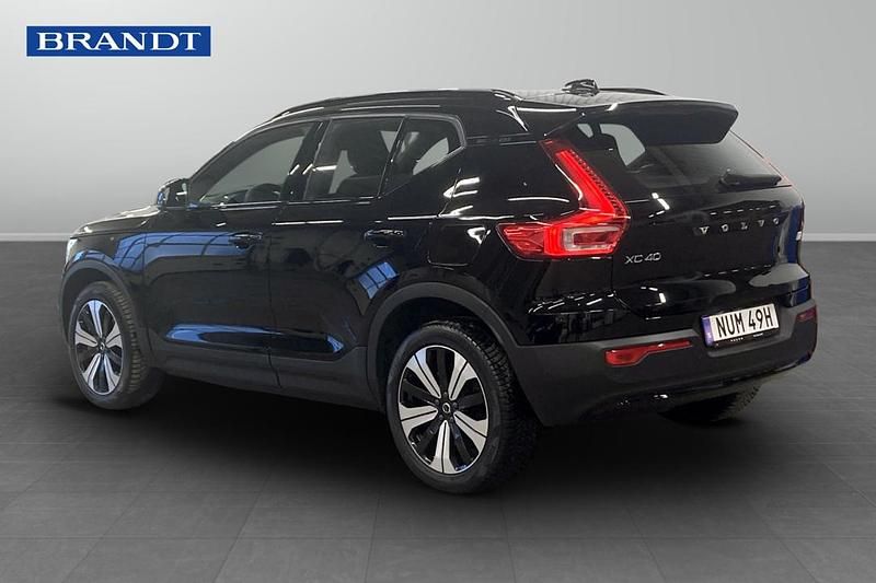 Begagnad Volvo XC40 Single Motor 175 kW (238 HK) 2023 Svart SUV