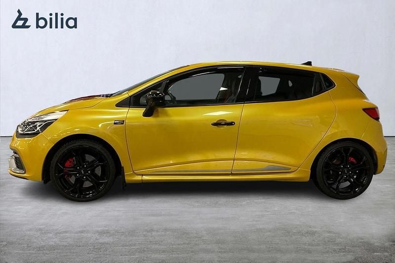 Begagnad Renault Clio IV Trophy 203 HK (149 kW) 2015 Gul Halvkombi
