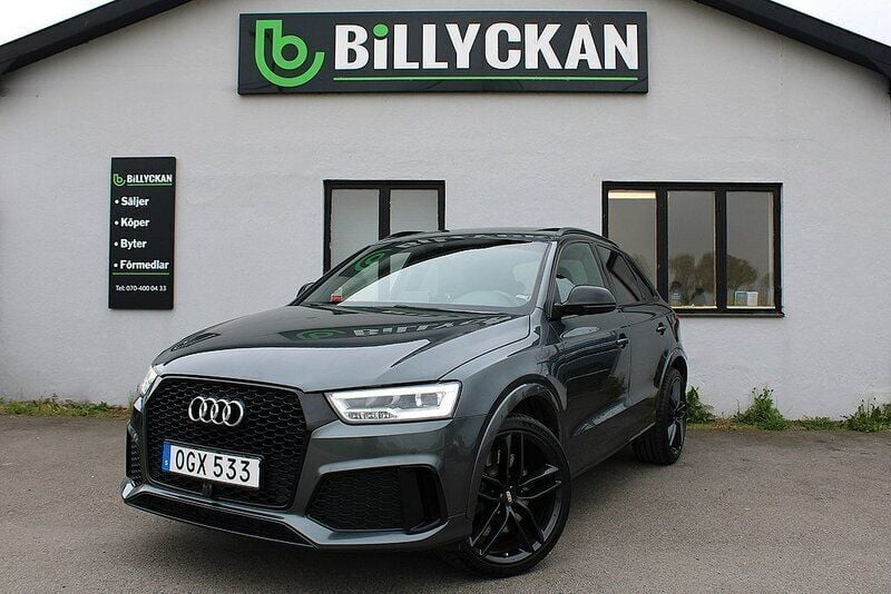 Grå Begagnad 2016 Audi RS Q3 Performance SUV | 399 900 kr - Bild 1/4