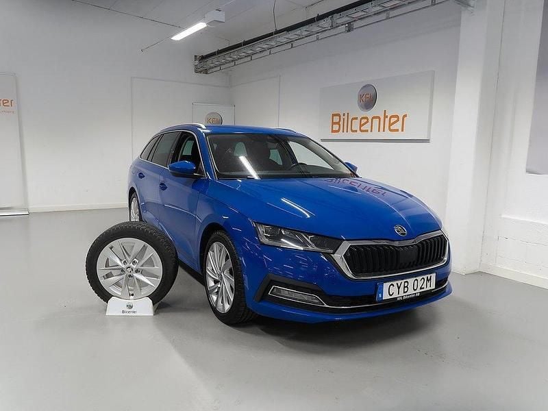 Blå Begagnad 2021 Skoda Octavia Style Kombi | 249 900 kr (Marknadspris) - Bild 1/3