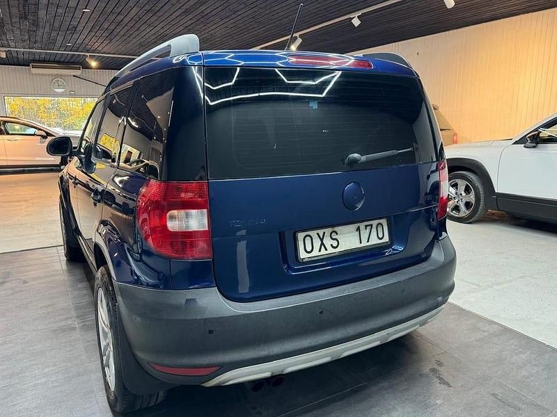Begagnad Skoda Yeti Experience 170 HK (125 kW) 2011 Mörkblå (blå) SUV