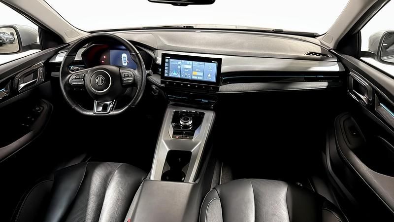 Begagnad MG MG5 EV Luxury 130 kW (177 HK) 2022 Grå (silver) Kombi