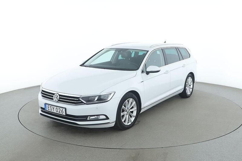 Vit Begagnad 2015 VW Passat Kombi | 151 000 kr (Marknadspris) - Bild 1/3