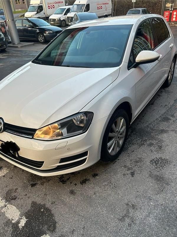 Begagnad VW Golf VII 105 HK (77 kW) 2015 Halvkombi