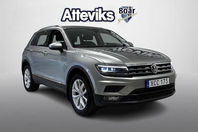 Silver Begagnad 2018 VW Tiguan Comfortline SUV | 209 900 kr (Bra pris) - Bild 1/4