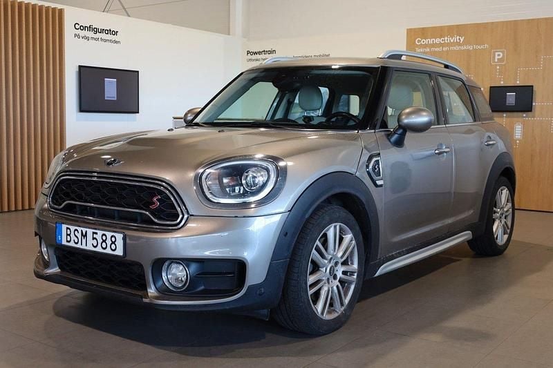 Grå Begagnad 2017 Mini Cooper SD Countryman SUV | 249 900 kr - Bild 1/2