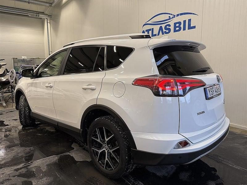 Begagnad Toyota RAV4 Active 197 HK (144 kW) 2017 Vit SUV