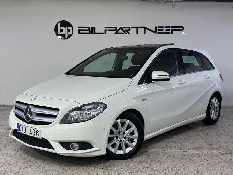 Vit Begagnad 2011 Mercedes B180 Minibuss | 76 900 kr (Marknadspris) - Bild 1/2