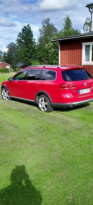 Röd Begagnad 2014 VW Passat Alltrack Kombi | 73 000 kr (Bra pris) - Bild 1/3