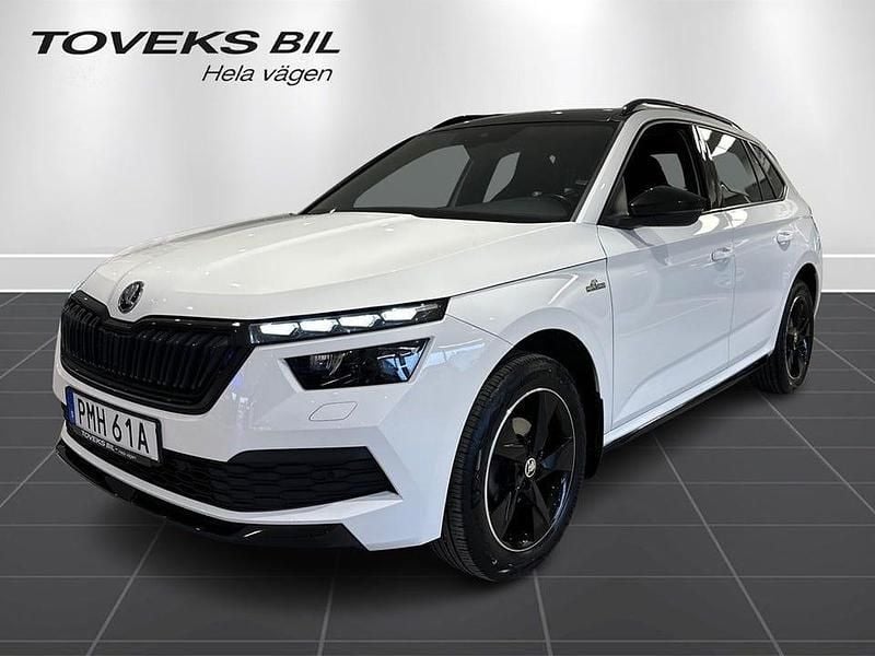 Candy white Begagnad 2023 Skoda Kamiq Monte Carlo SUV | 264 900 kr (Marknadspris) - Bild 1/4