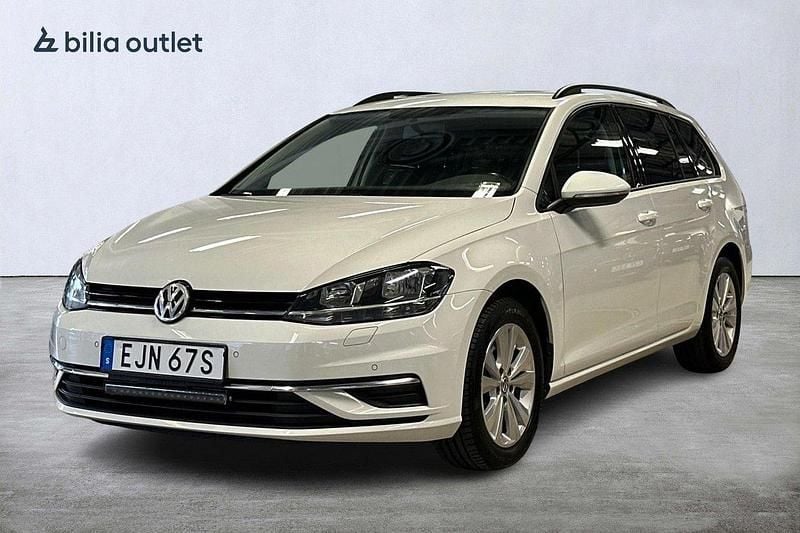 Vit Begagnad 2019 VW Golf VII Kombi | 174 900 kr (Marknadspris) - Bild 1/3