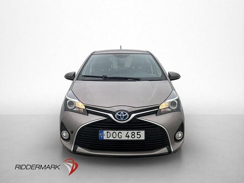 Begagnad Toyota Yaris 75 HK (55 kW) 2014 Brun Halvkombi