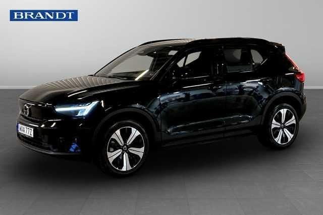 Svart Begagnad 2023 Volvo XC40 Plus SUV | 339 900 kr - Bild 1/3